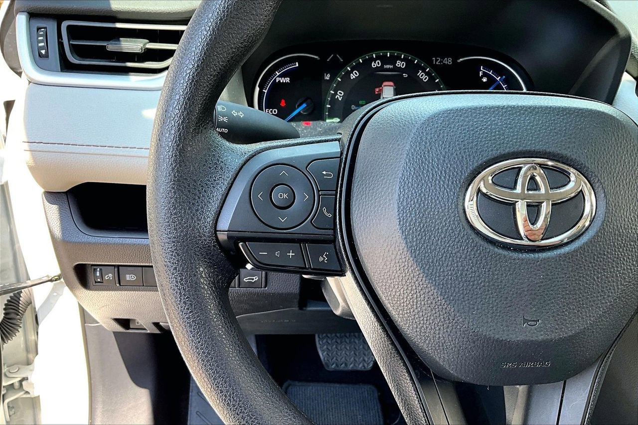 Used 2025 Toyota RAV4 XLE w/ Convenience Package image 10