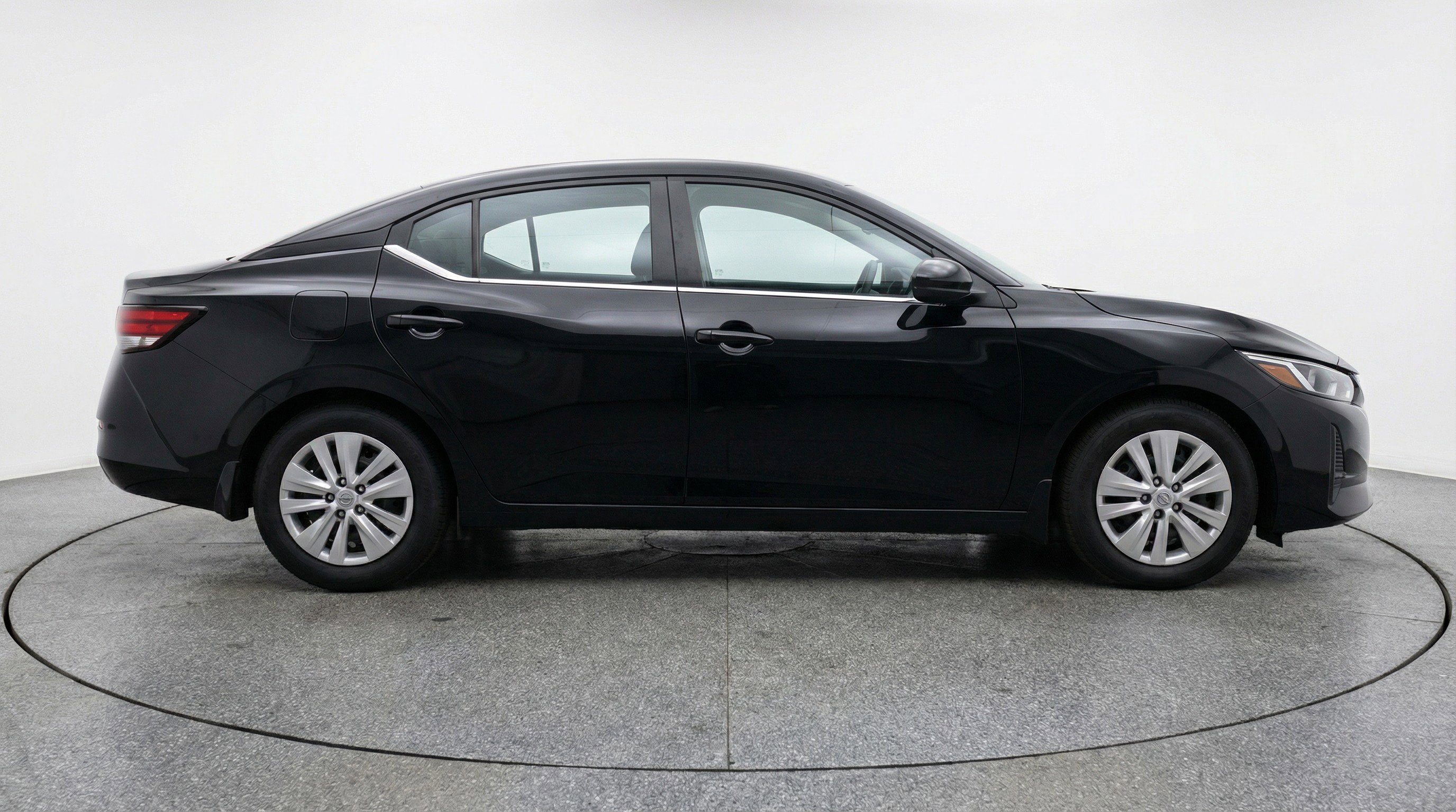 Used 2025 Nissan Sentra S FWD image 11