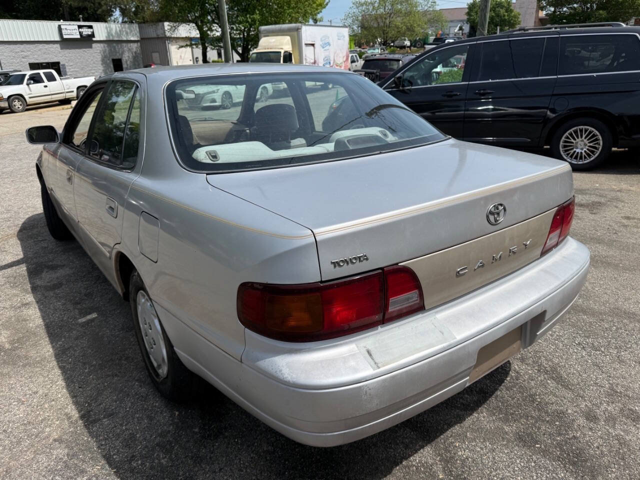 Used 1996 Toyota Camry LE FWD image 6