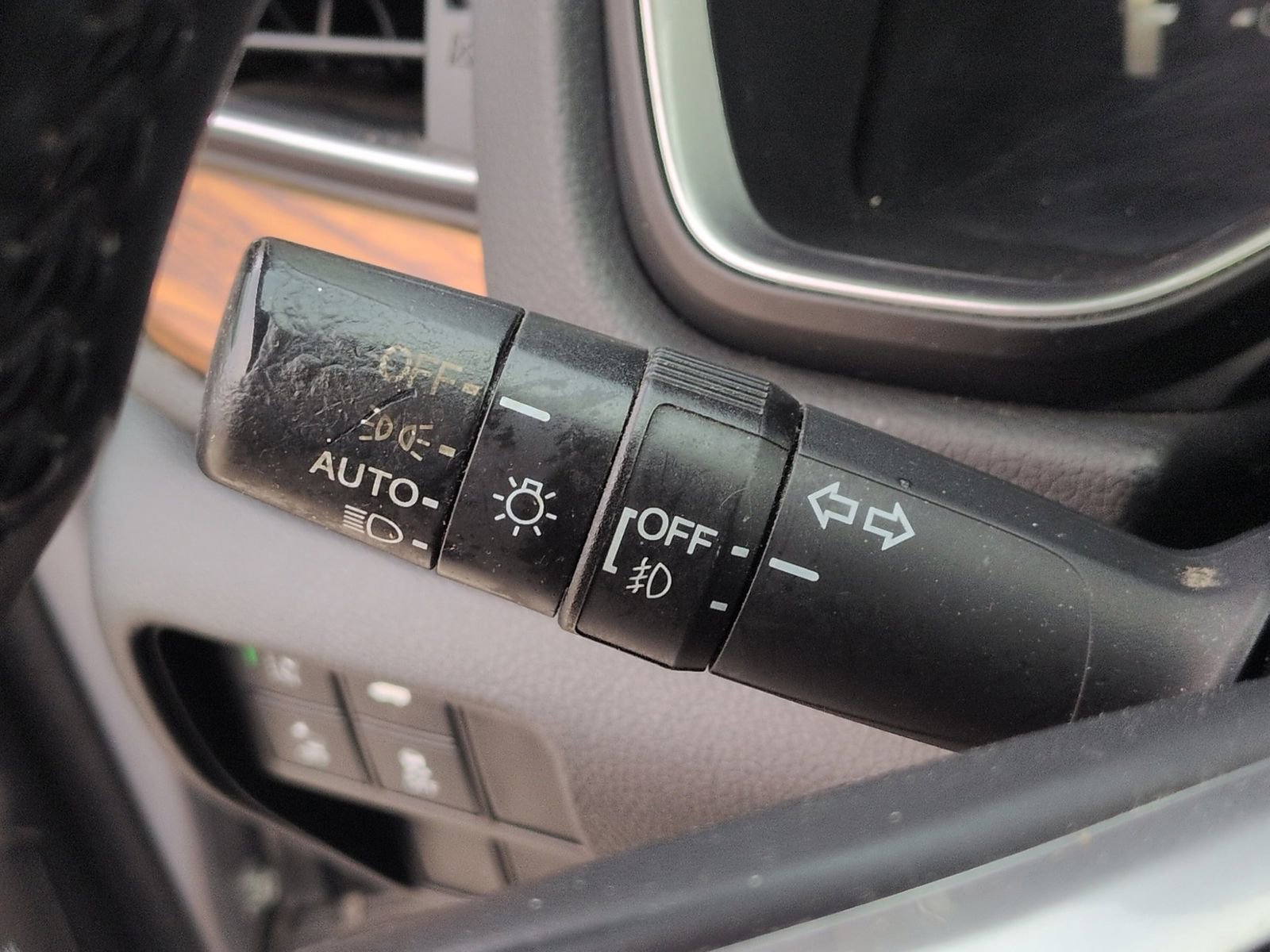 Used 2018 Honda CR-V Touring image 28