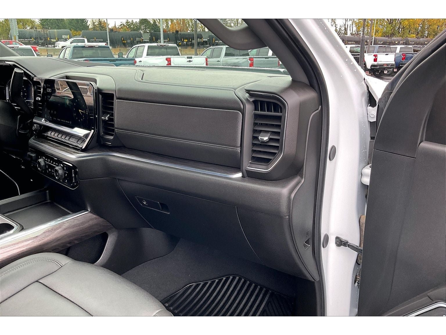 Used 2024 Chevrolet Silverado 3500 LTZ w/ LTZ Plus Package AWD/4WD image 18