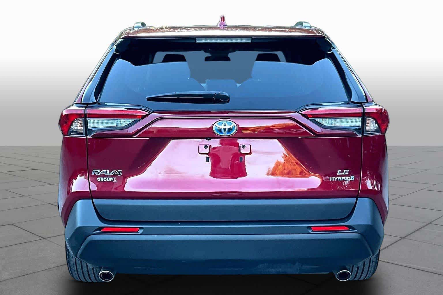 Certified 2024 Toyota RAV4 LE AWD/4WD image 5