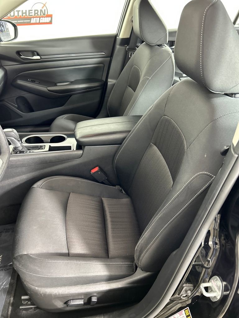 Used 2024 Nissan Altima 2.5 SV image 11