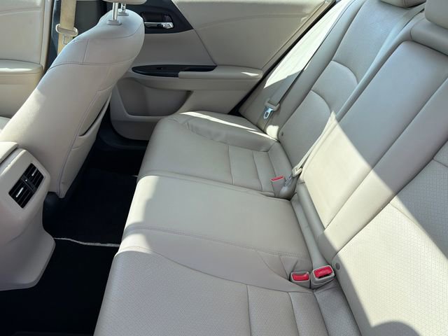 Used 2017 Honda Accord EX-L image 16