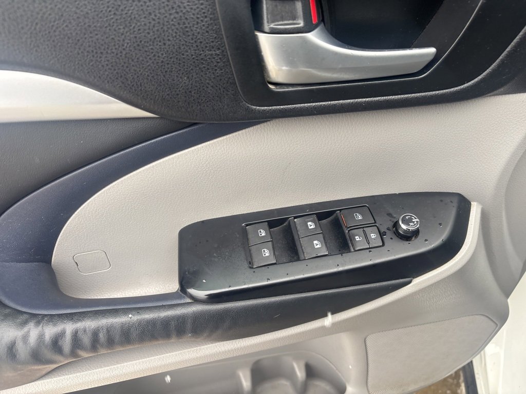 Used 2015 Toyota Highlander XLE image 20