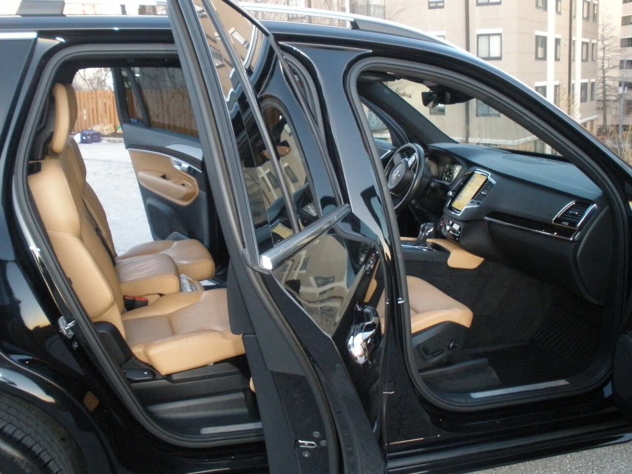 Used 2018 Volvo XC90 T6 Momentum w/ Convenience Package image 24