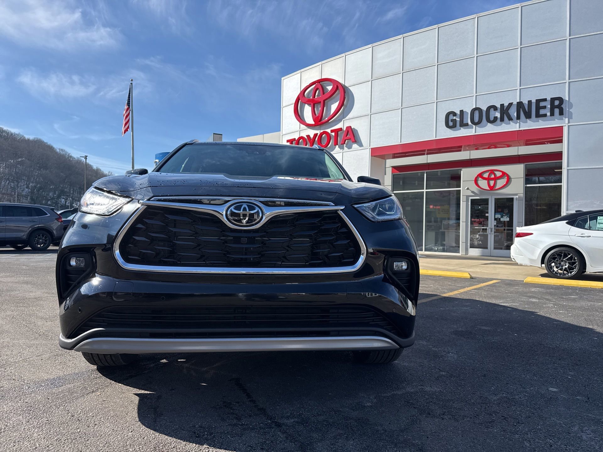 New 2026 Toyota Highlander Platinum image 9