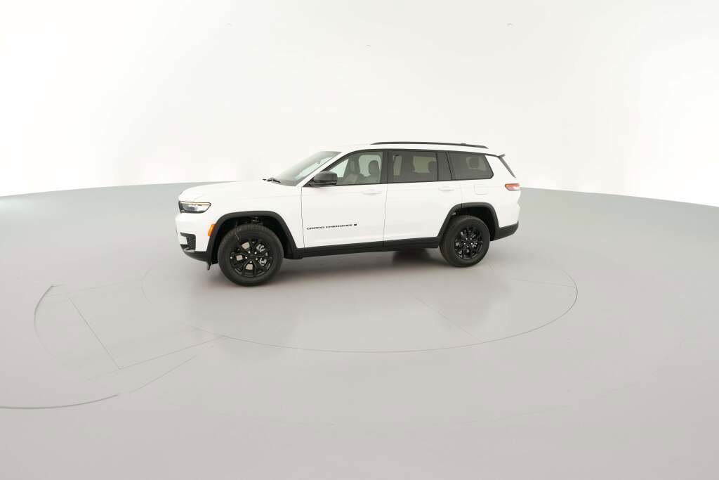 New 2025 Jeep Grand Cherokee L Laredo image 5
