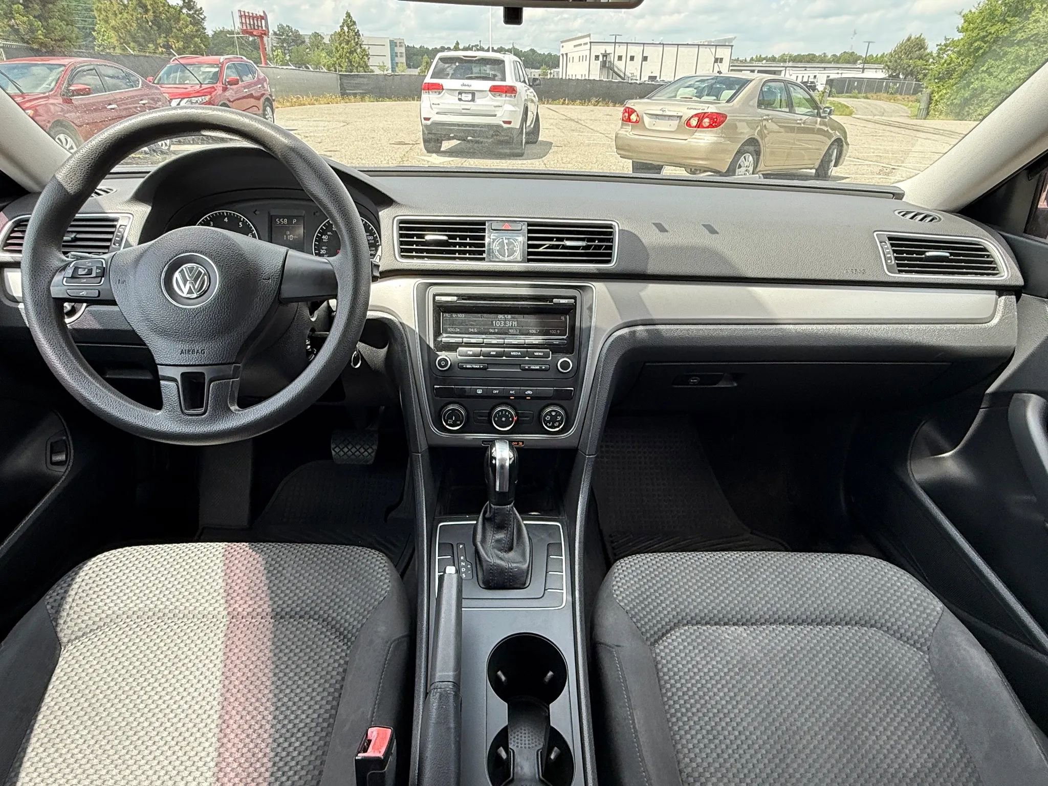 Used 2013 Volkswagen Passat 2.5 S FWD image 3