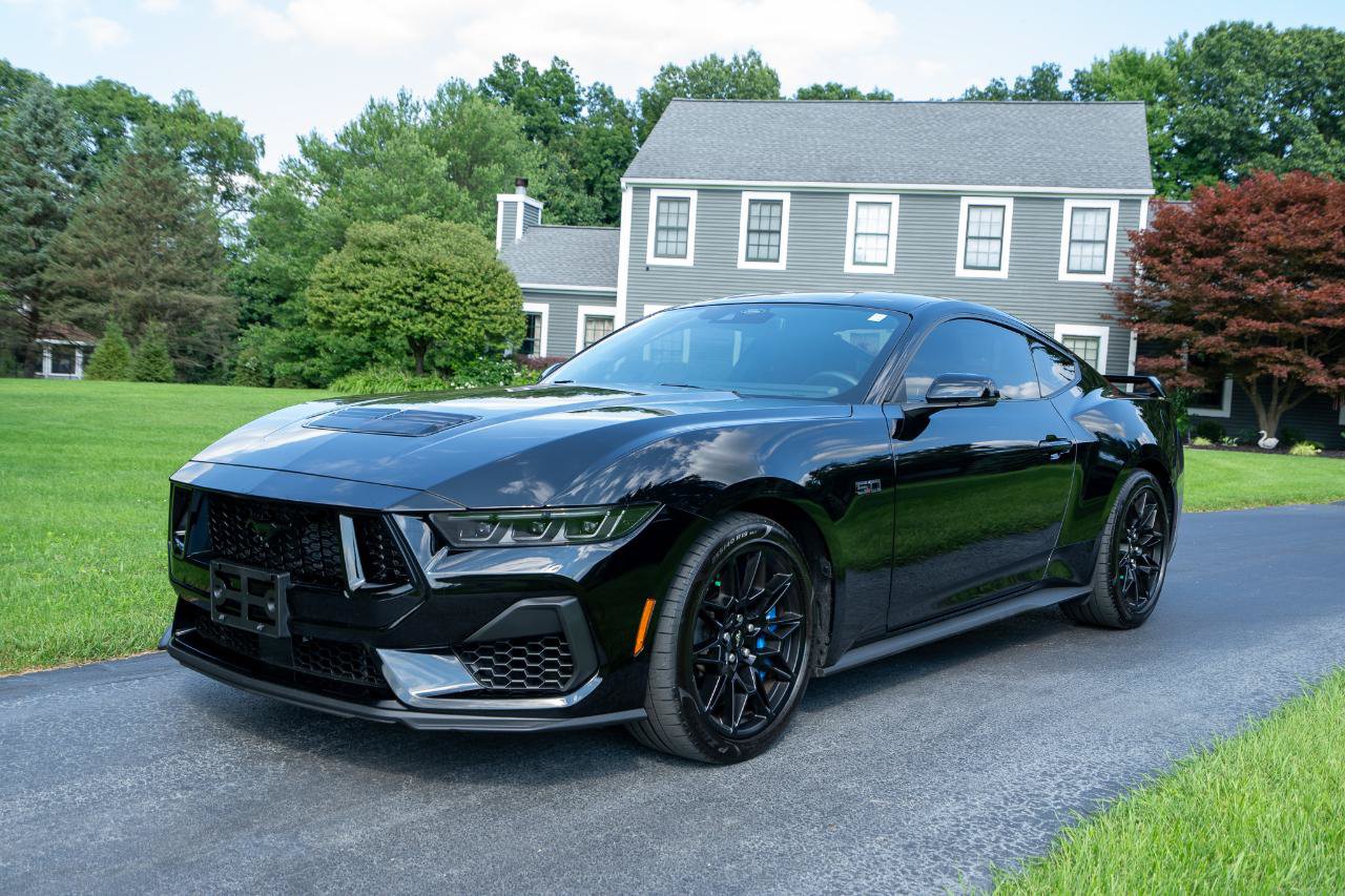 Used 2024 Ford Mustang GT Premium w/ GT Performance Package RWD image 7