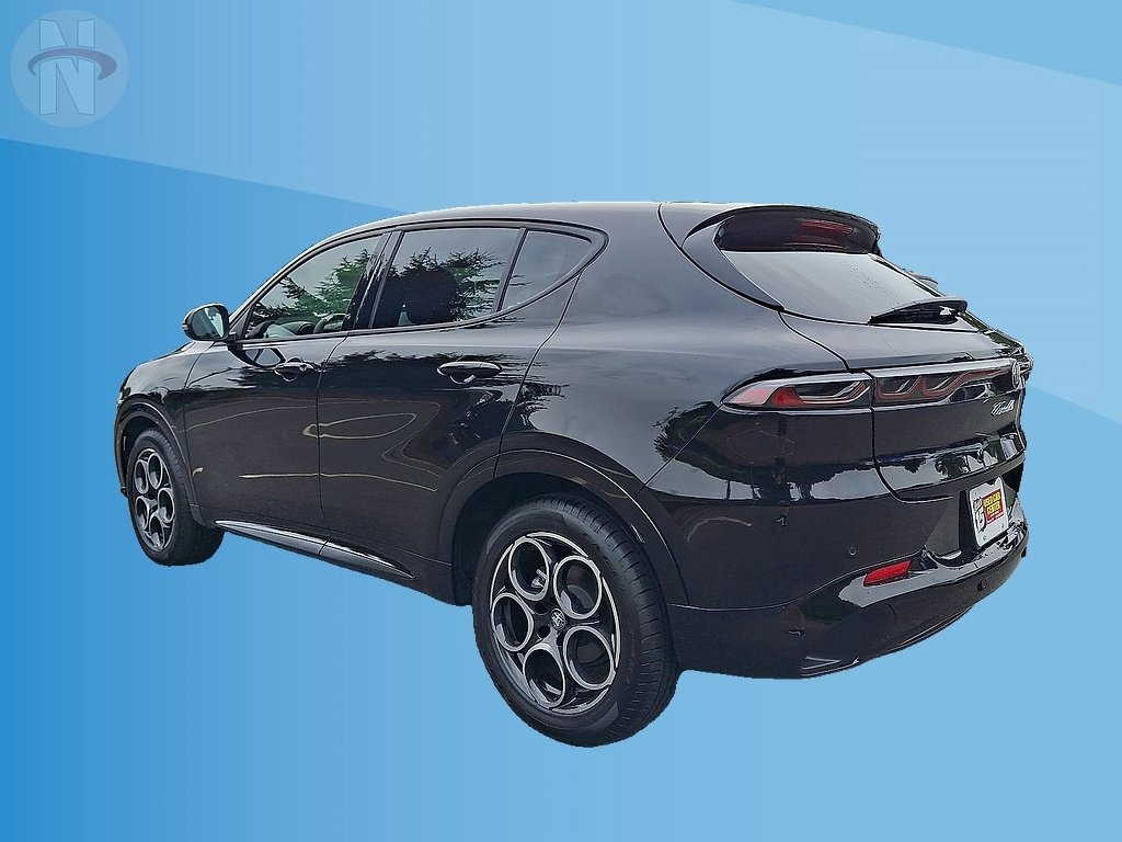 Used 2025 Alfa Romeo Tonale AWD/4WD image 11
