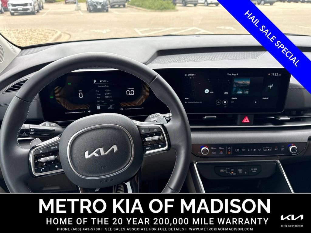 Used 2026 Kia Carnival EX FWD image 16