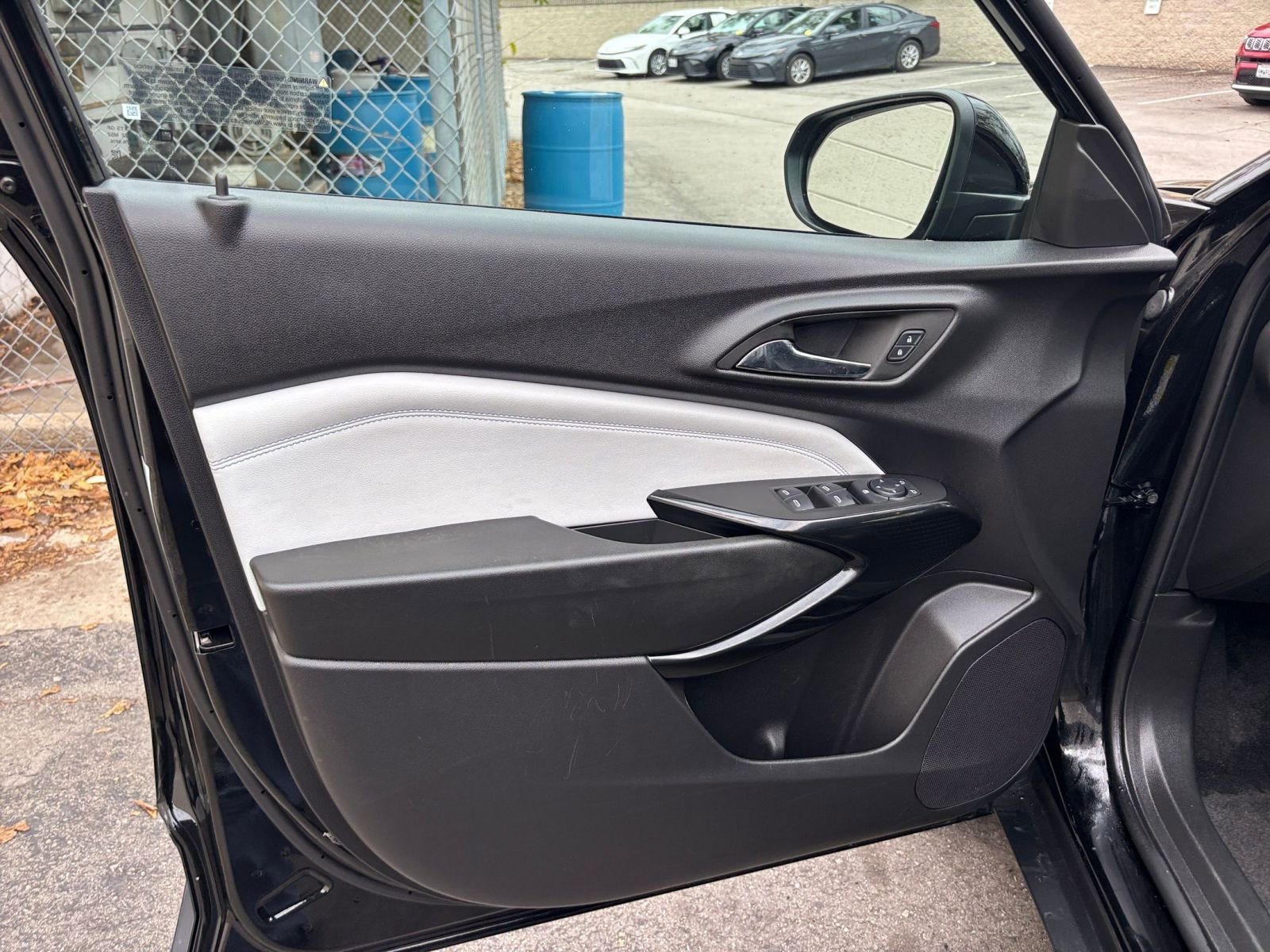 Used 2025 Chevrolet Trax LT w/ LT Convenience Package image 20