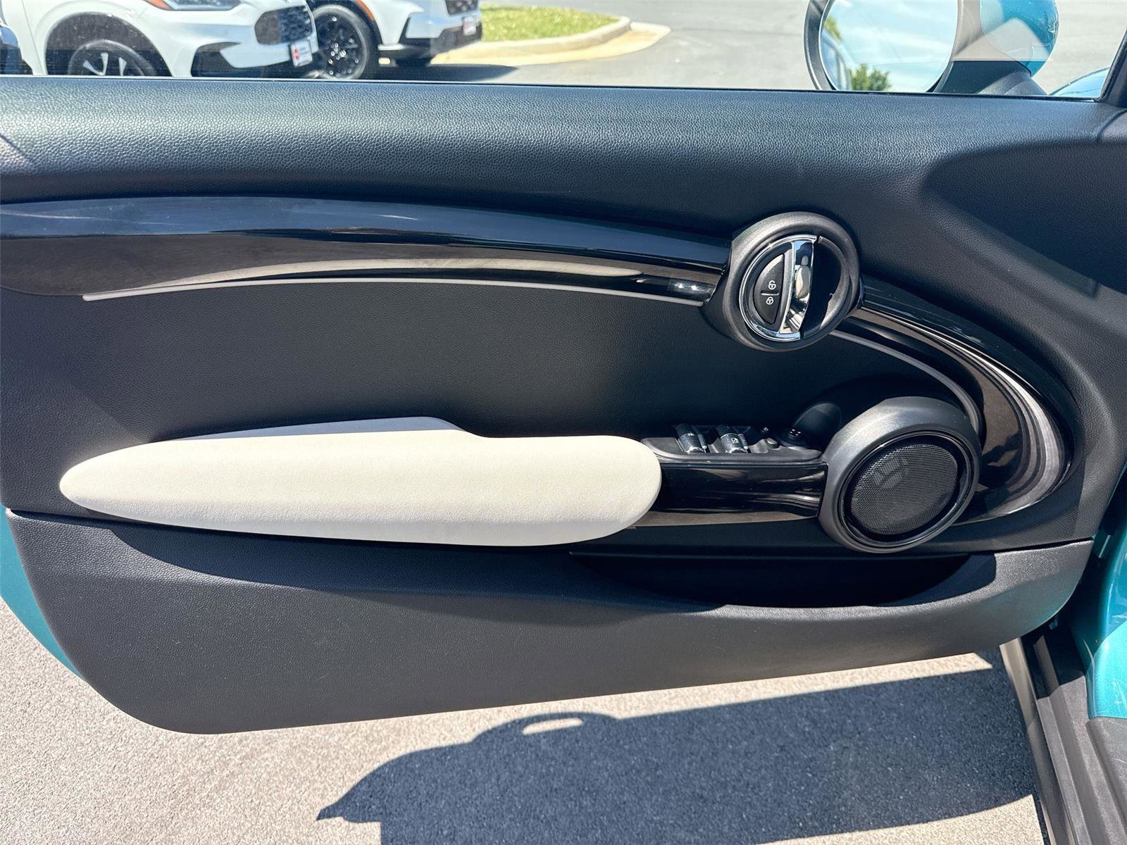 Used 2016 MINI Cooper Convertible FWD image 11