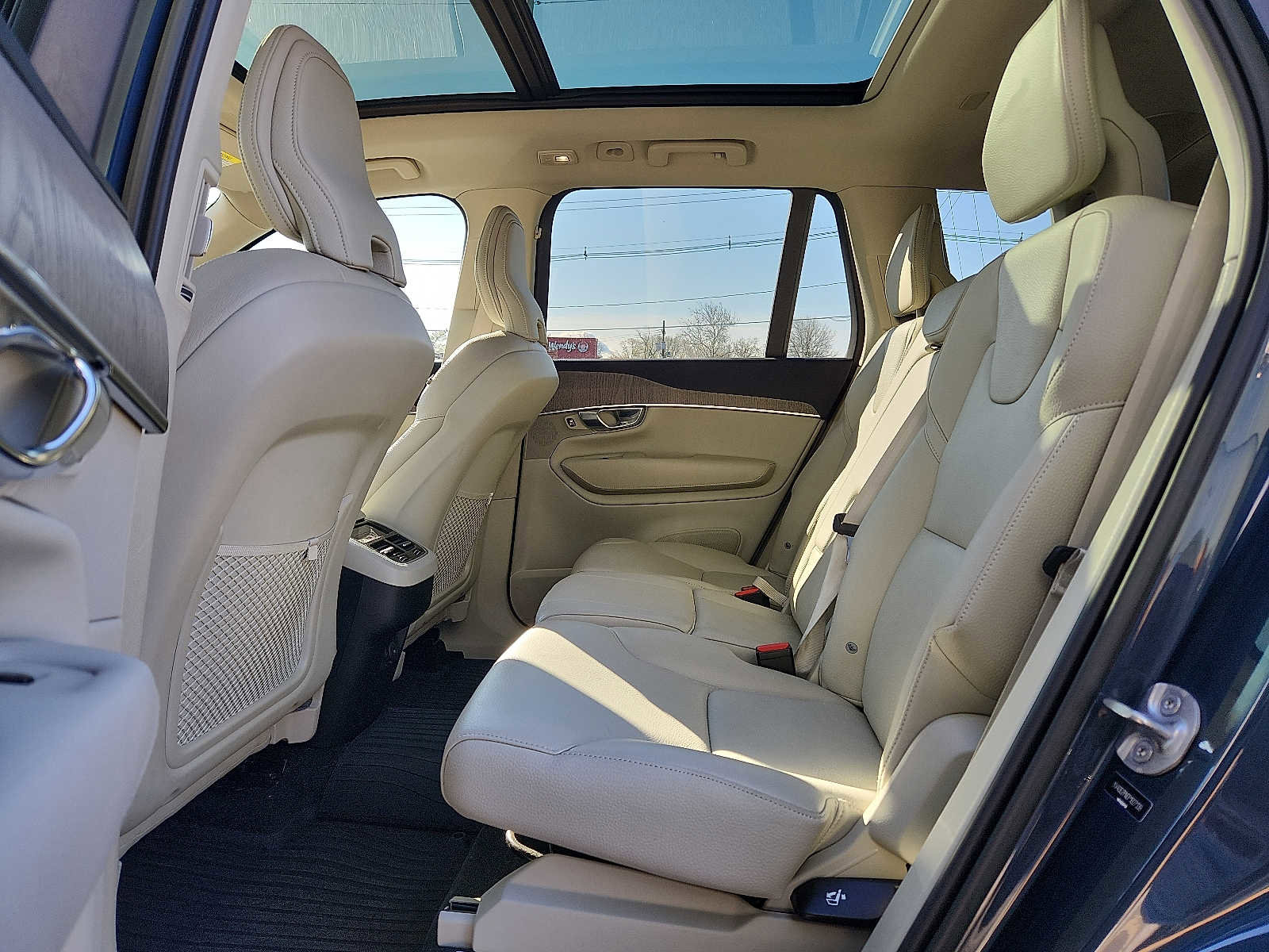 Certified 2023 Volvo XC90 B6 Plus w/ Protection Package Premier image 10