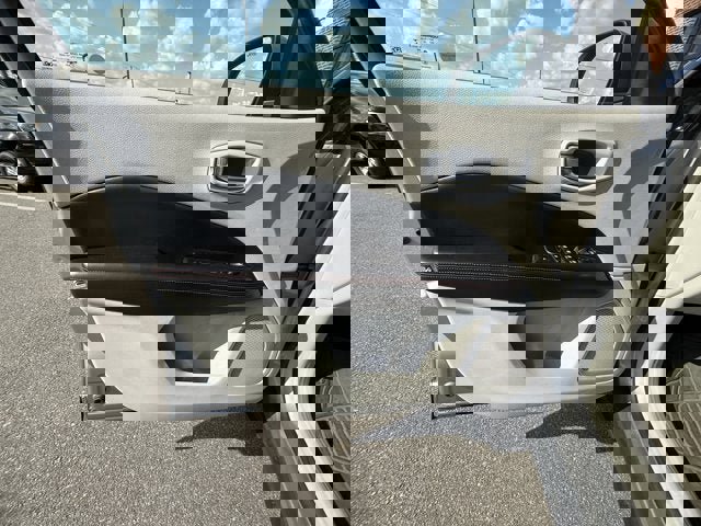 Used 2020 Jeep Compass Limited image 16