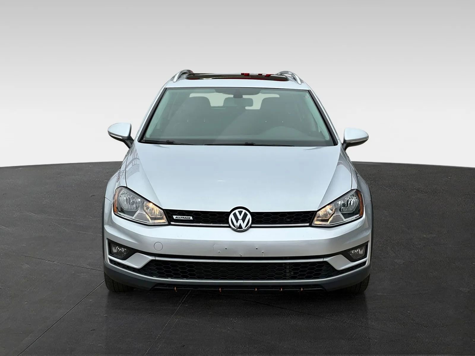 Used 2017 Volkswagen Golf Alltrack SE image 2