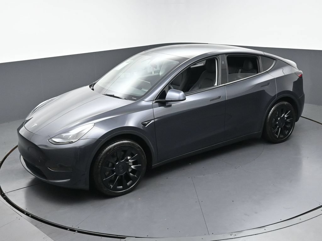 Used 2024 Tesla Model Y 2WD image 45