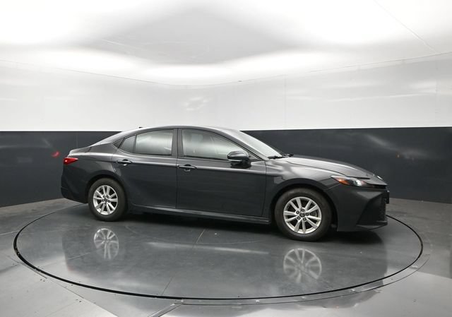 Used 2025 Toyota Camry LE FWD image 6