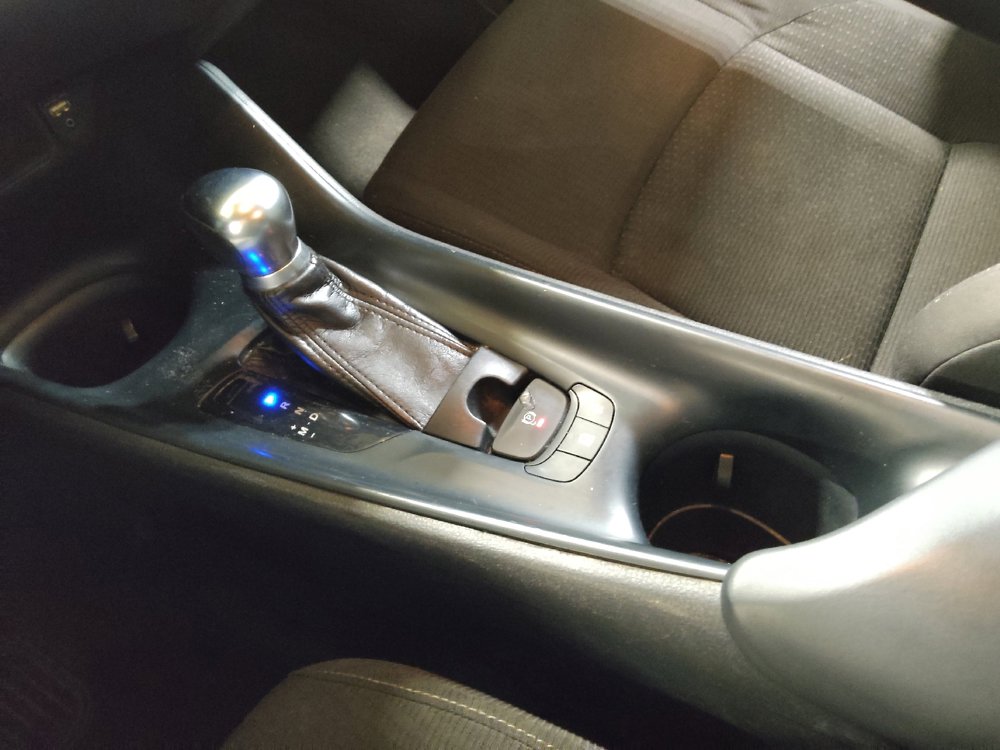 Used 2018 Toyota C-HR XLE image 26