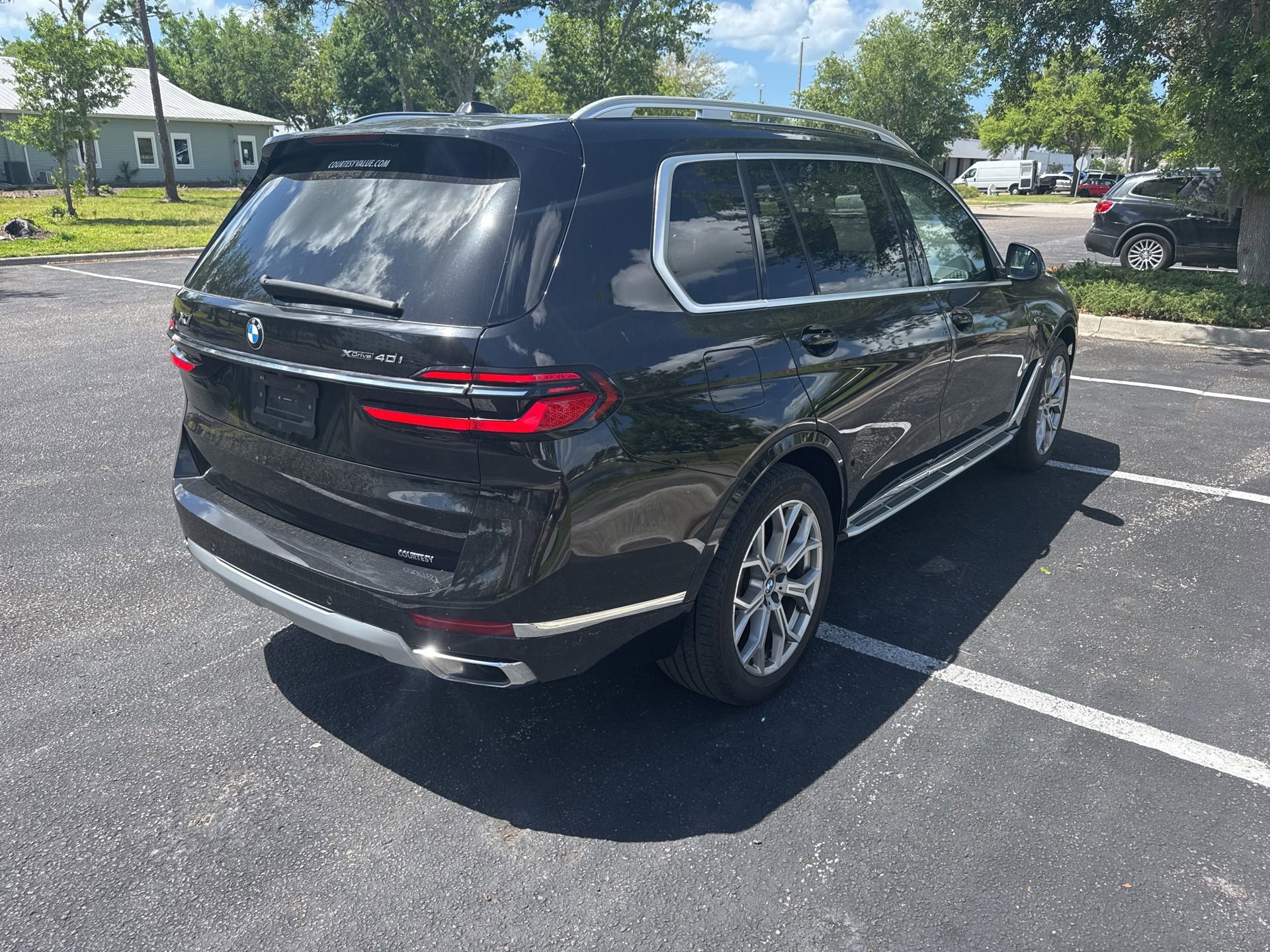 Used 2024 BMW X7 xDrive40i image 3