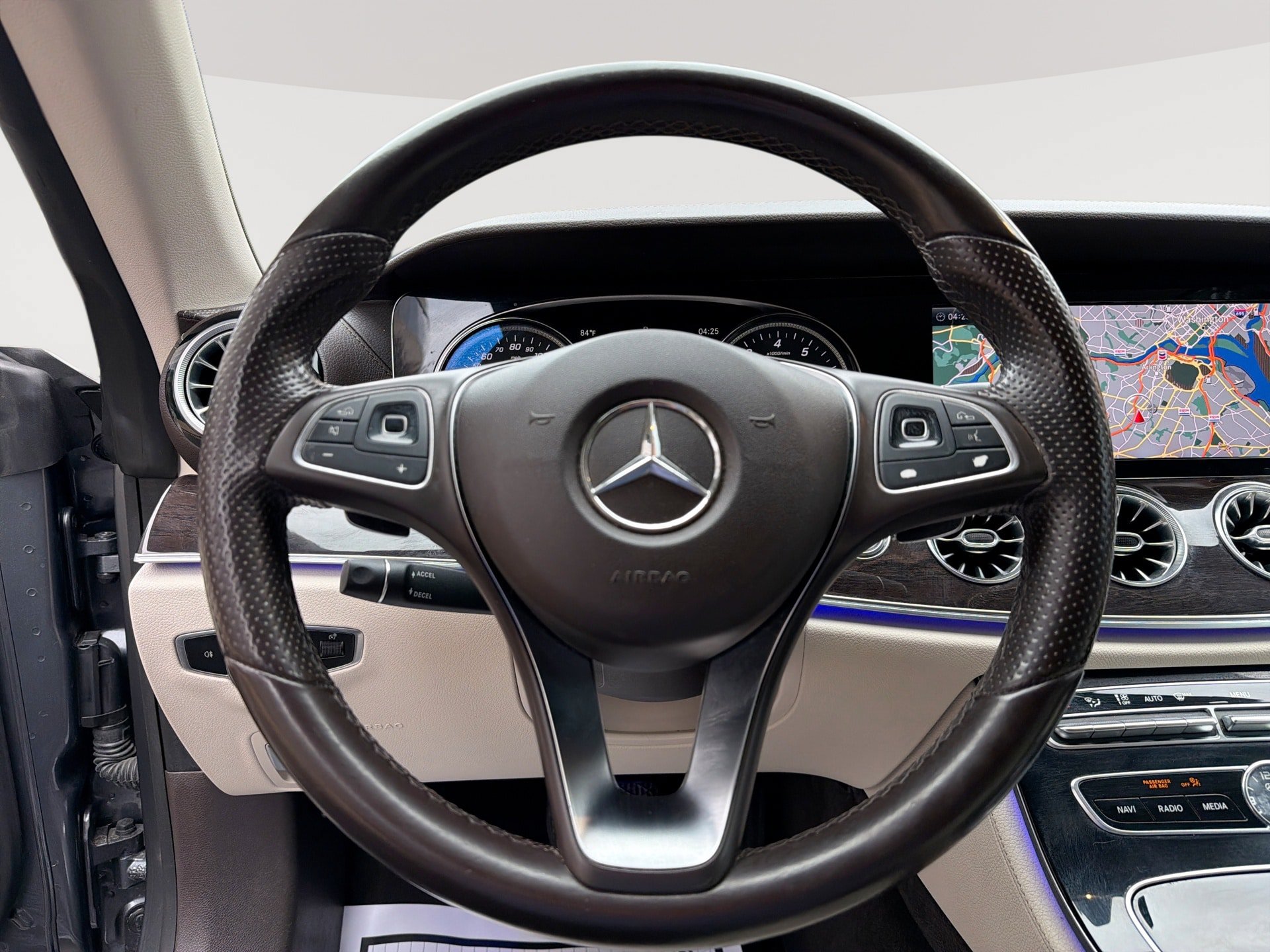 Used 2018 Mercedes-Benz E 400 Cabriolet image 11