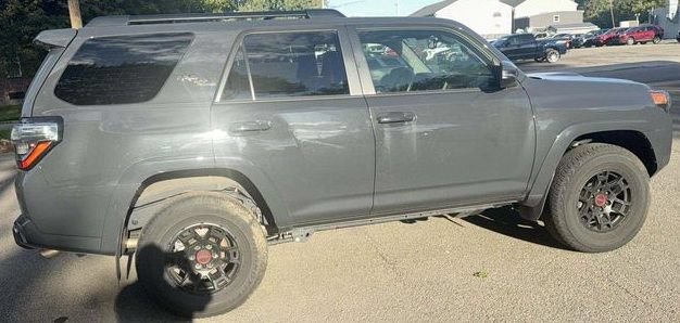Used 2024 Toyota 4Runner TRD Off-Road Premium w/ TRD Black Wheel Package (TMS) AWD/4WD image 4