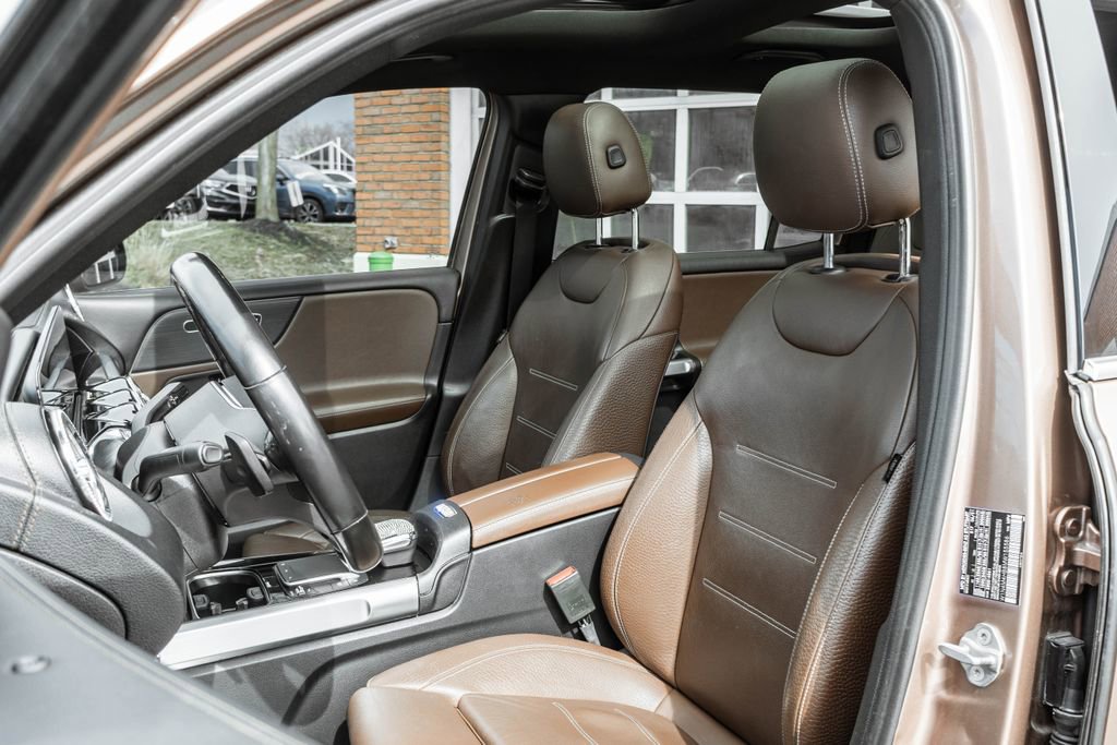 Used 2021 Mercedes-Benz GLB 250 GLB 250 image 6