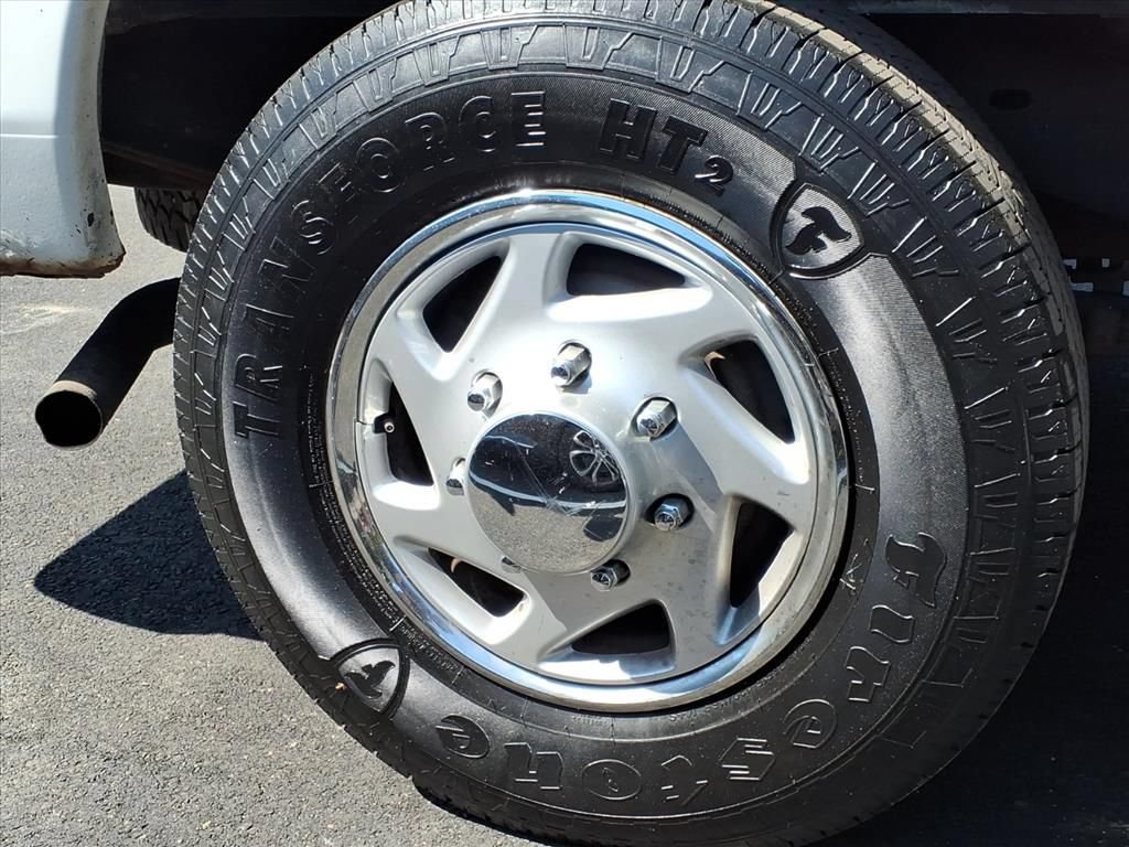 Used 2014 Ford E-250 and Econoline 250 w/ Power Group RWD image 18
