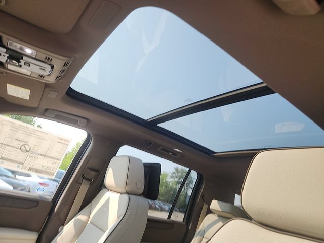 New 2026 GMC Yukon XL Denali w/ Denali Reserve Package AWD/4WD image 10