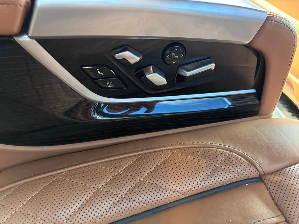 Used 2022 BMW 750i xDrive w/ Luxury Rear Seating Package AWD/4WD image 19