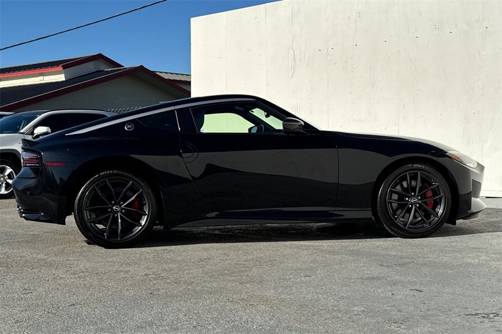 Used 2024 Nissan Z Performance w/ Floor Mat Package image 3