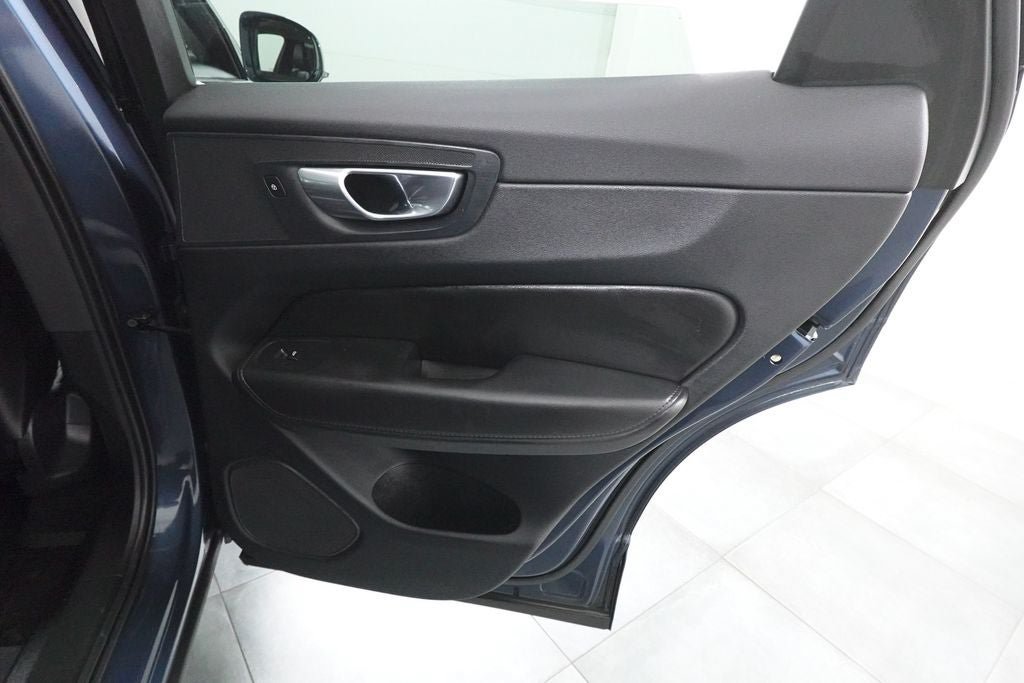 Used 2023 Volvo XC60 B5 Core w/ Climate Package AWD/4WD image 27