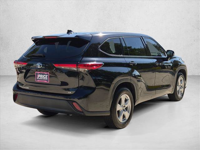 Used 2021 Toyota Highlander LE FWD image 5