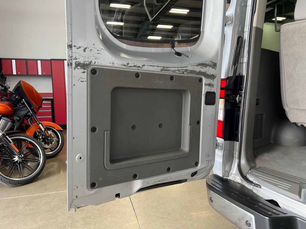 Used 2017 Nissan NV 3500 SV image 36