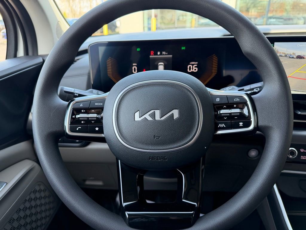 New 2026 Kia Carnival LX FWD image 34