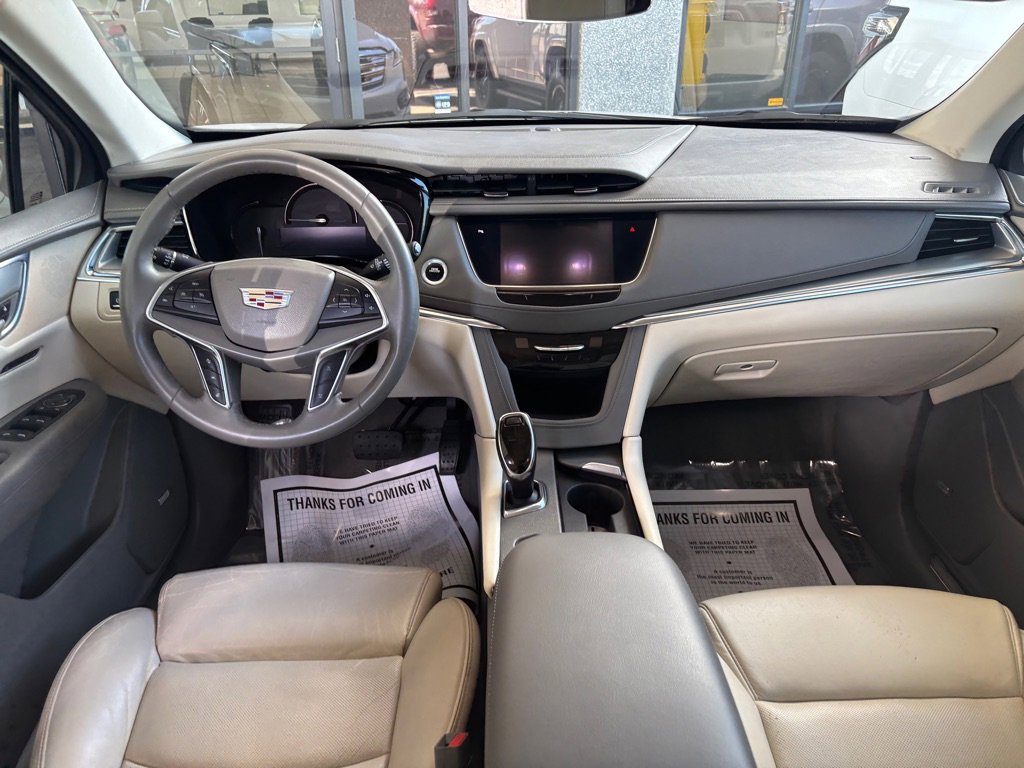Used 2017 Cadillac XT5 Luxury w/ Driver Awareness Package FWD image 28