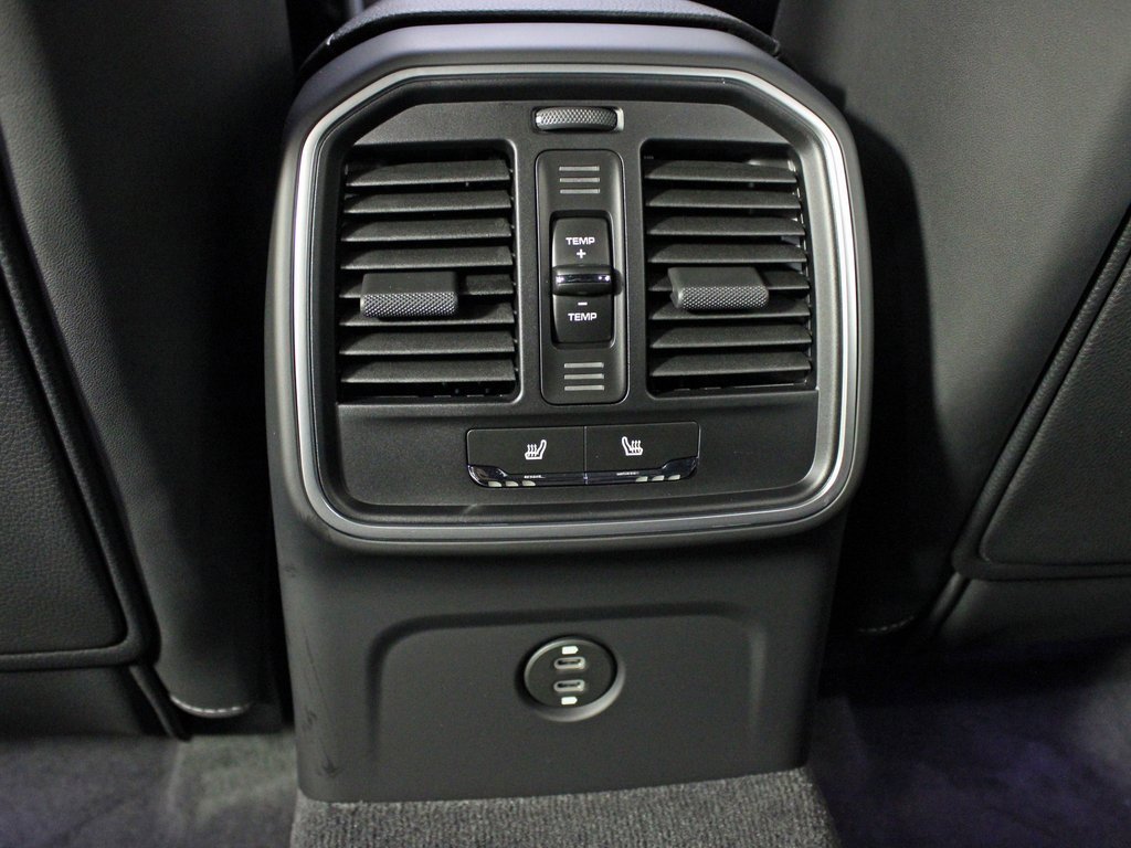 Used 2026 Porsche Macan image 37