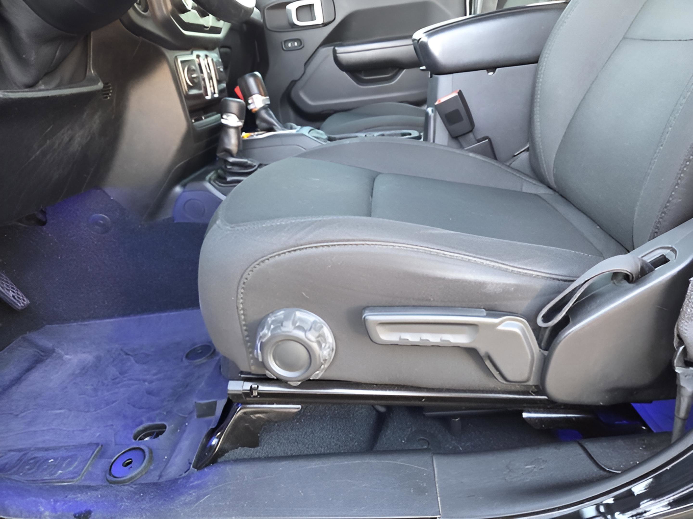 Used 2018 Jeep Wrangler Unlimited Sport S image 21