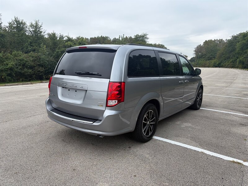 Used 2018 Dodge Grand Caravan GT FWD image 5