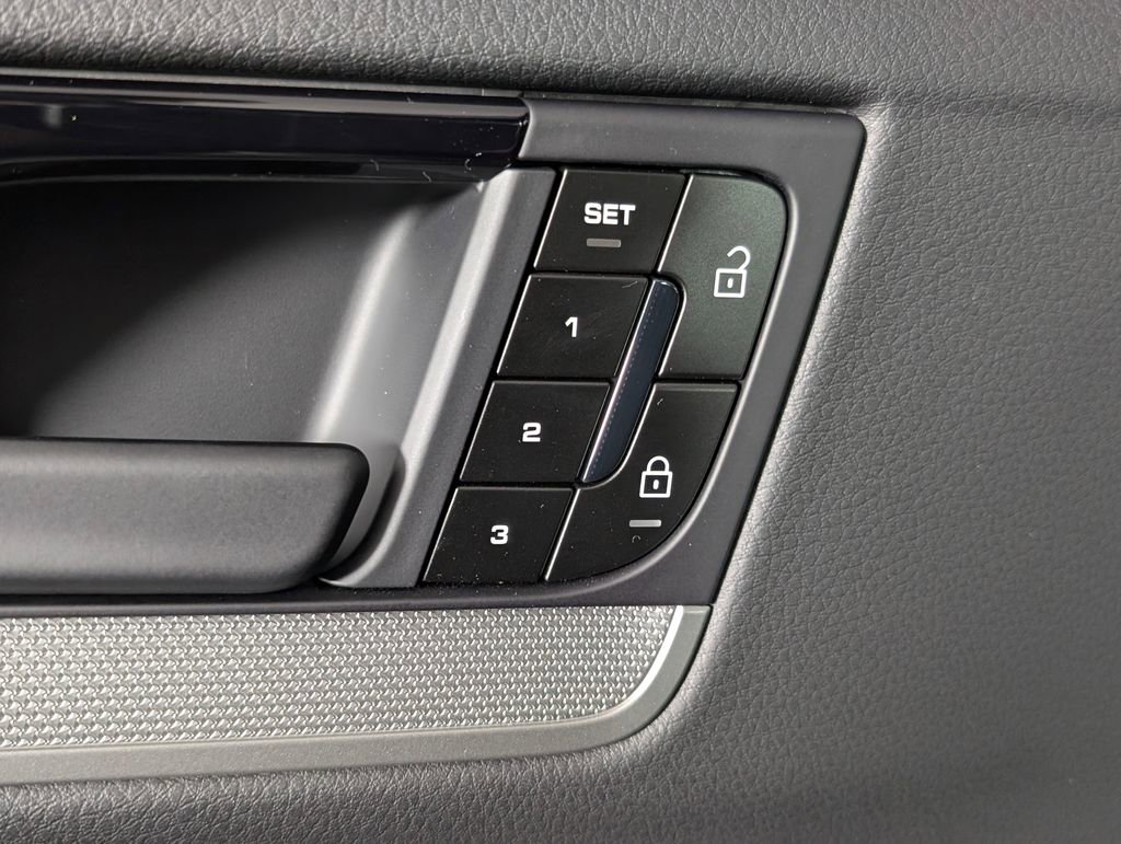 New 2026 Porsche Cayenne image 27