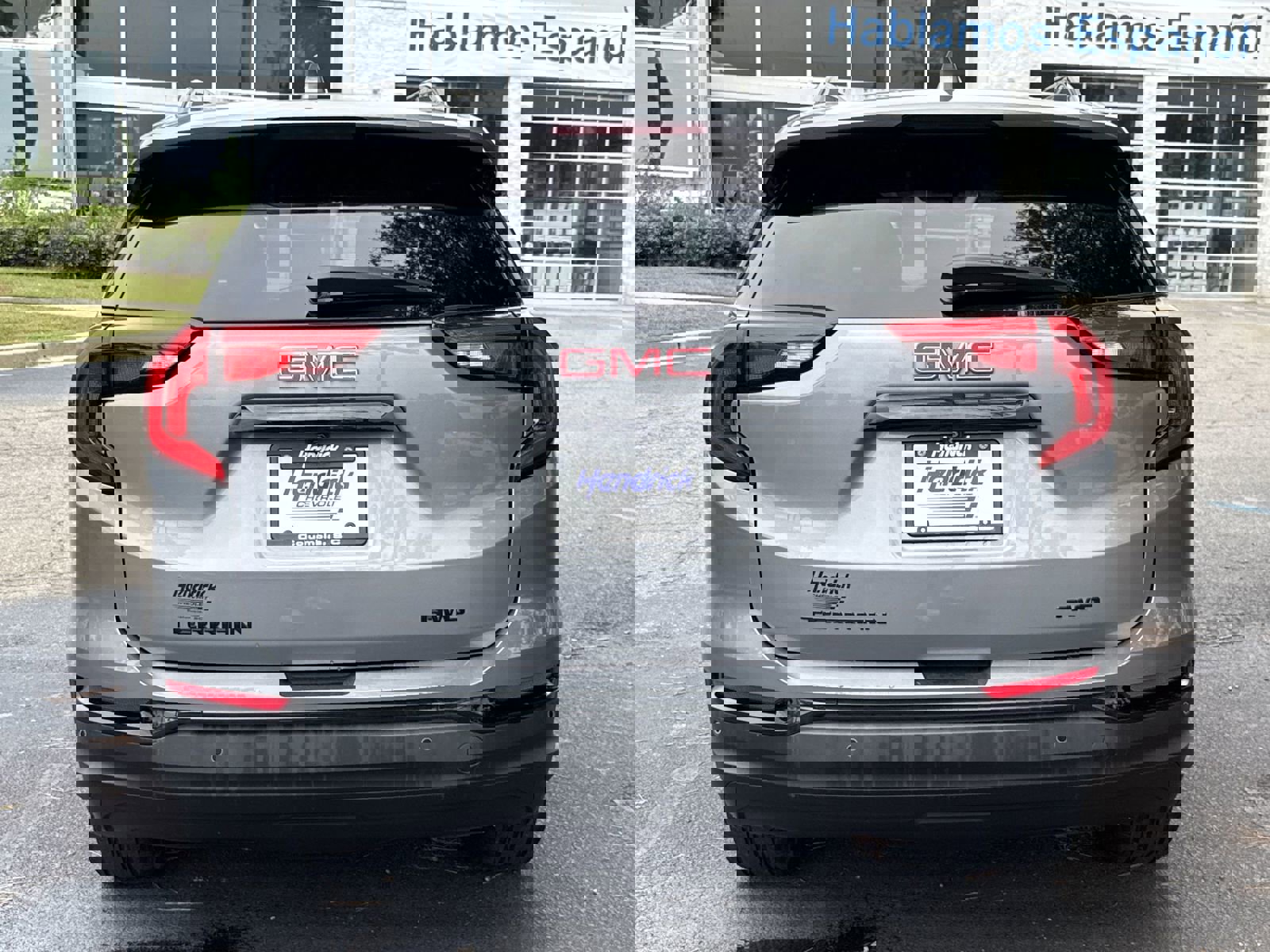 Used 2021 GMC Terrain SLT w/ Elevation Edition image 9