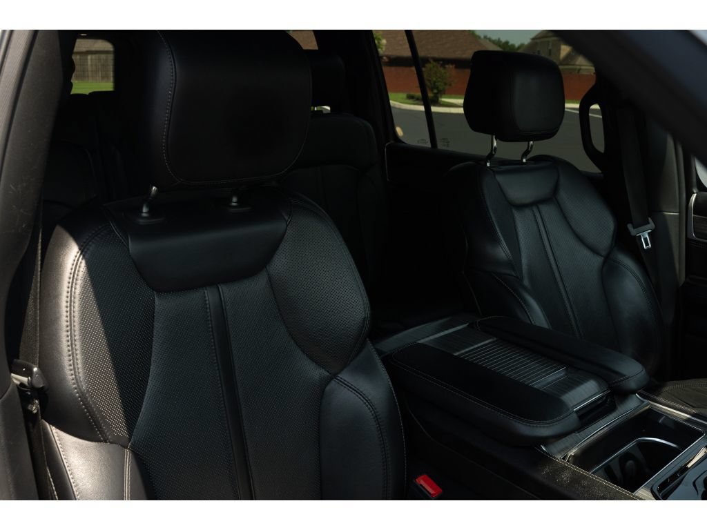 Used 2024 Jeep Wagoneer Series II AWD/4WD image 19