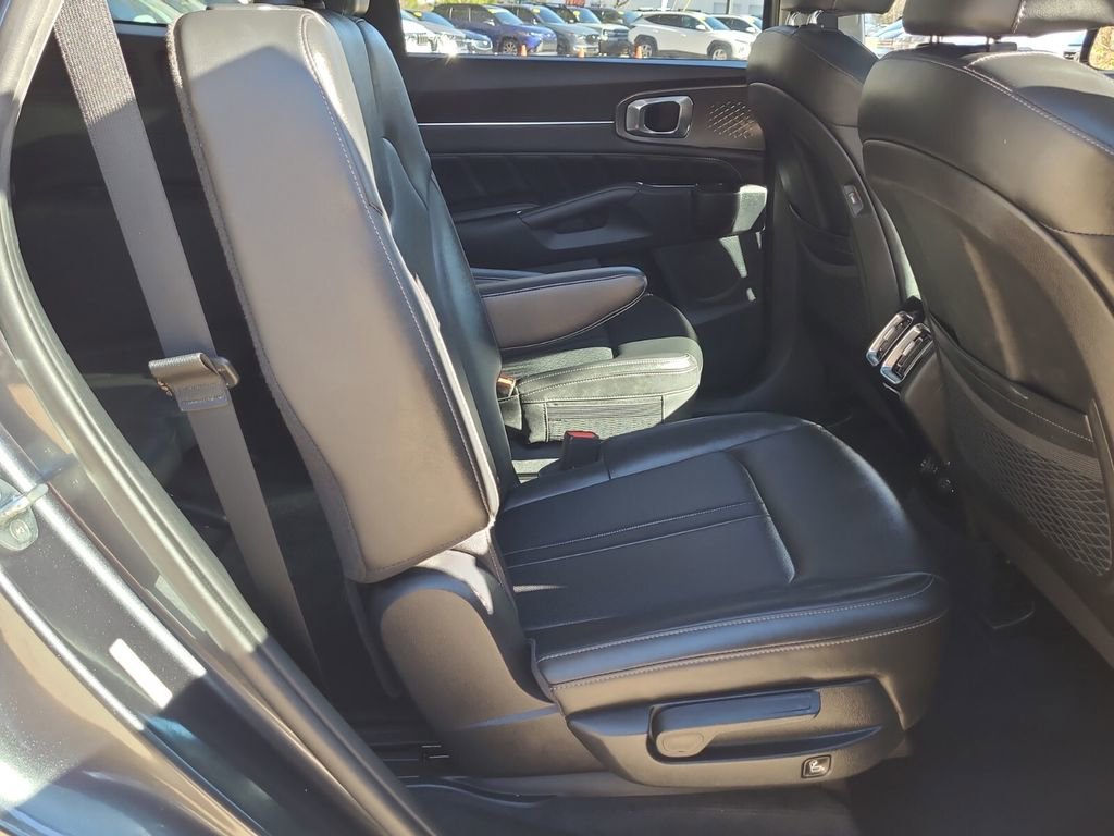 Used 2022 Kia Sorento SX image 18