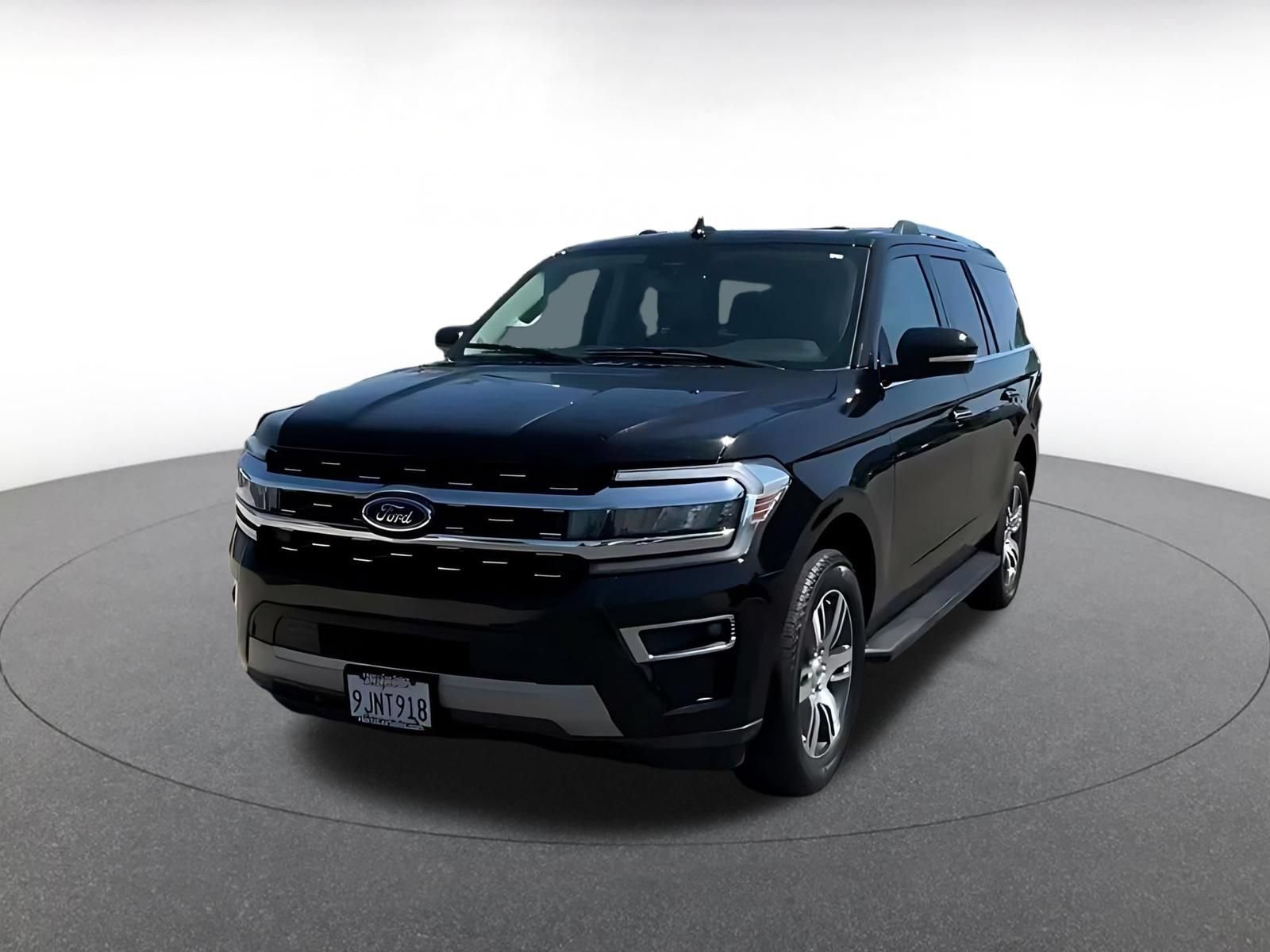 Used 2024 Ford Expedition Limited RWD image 4