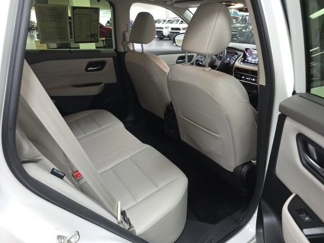 Used 2024 Nissan Rogue SV w/ SV Premium Package FWD image 8