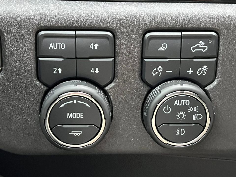 Used 2024 Chevrolet Silverado 1500 ZR2 image 16