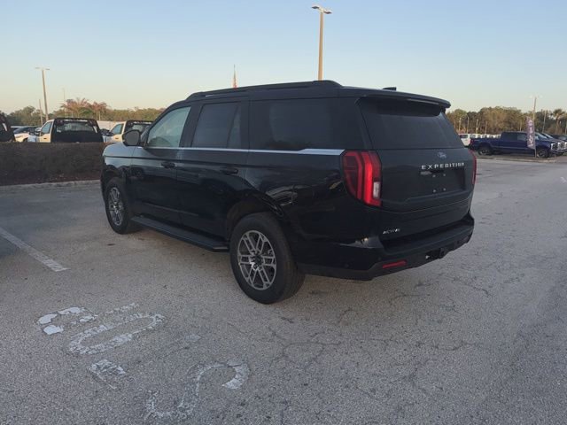 Used 2025 Ford Expedition Active image 7