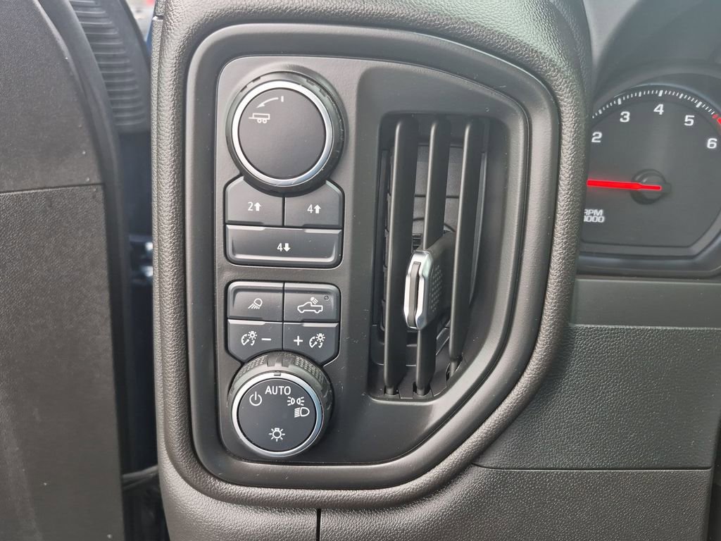 Used 2025 Chevrolet Silverado 3500 W/T image 26