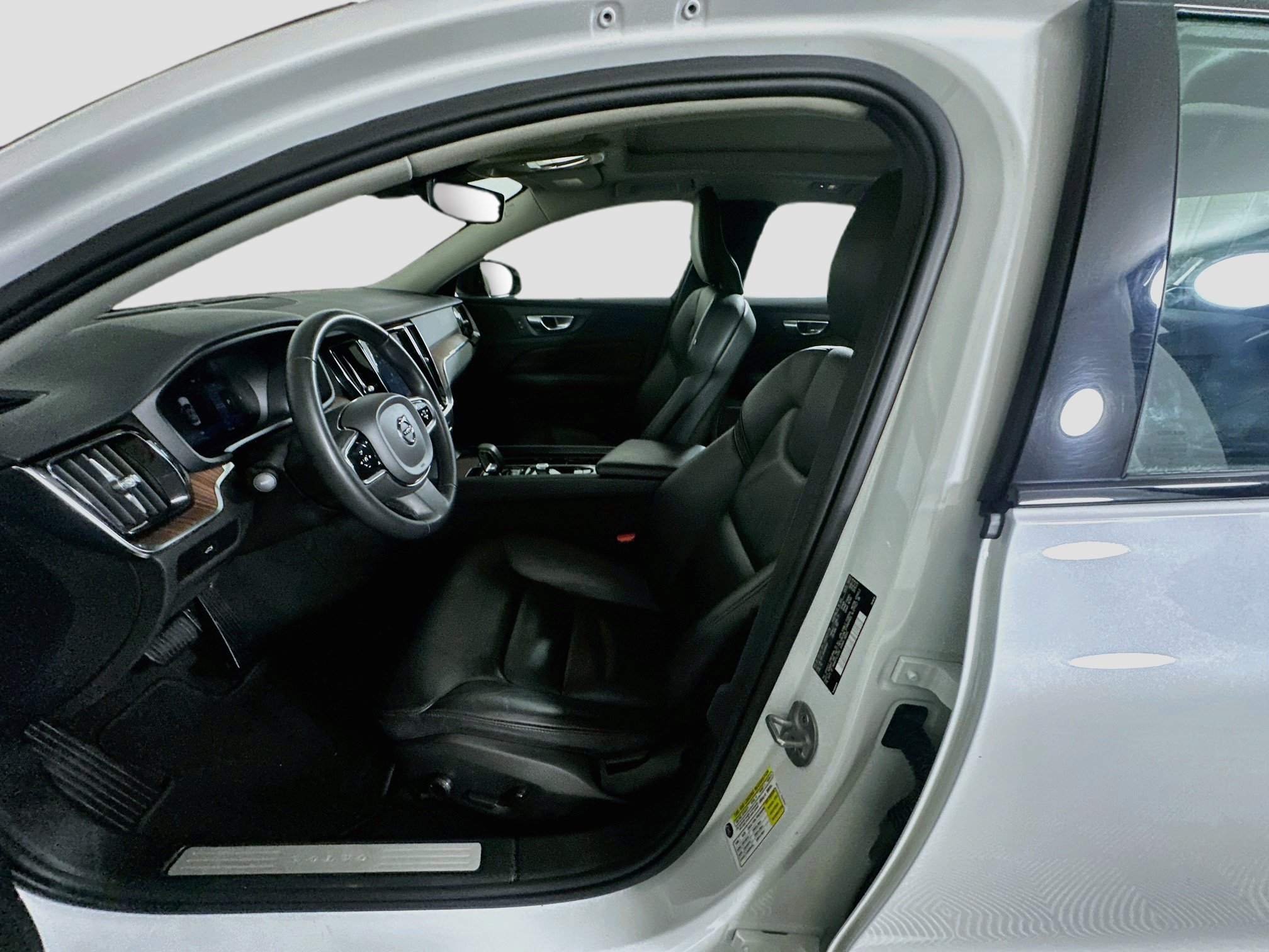Used 2024 Volvo S60 B5 Plus FWD image 13
